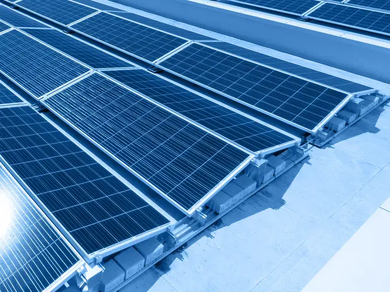 Teilansicht einer Photovoltaik Anlage