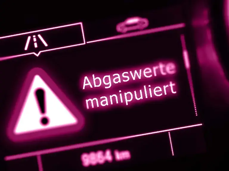 Eine Displayanzeige: Manipulierte Abgasswerte