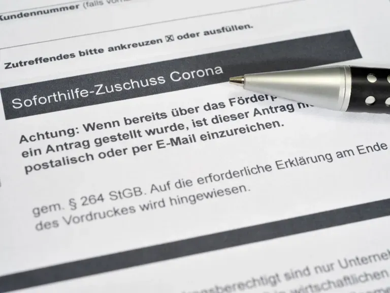 Ein Dokument auf dem Soforthilfe-Zuschuss Corona steht