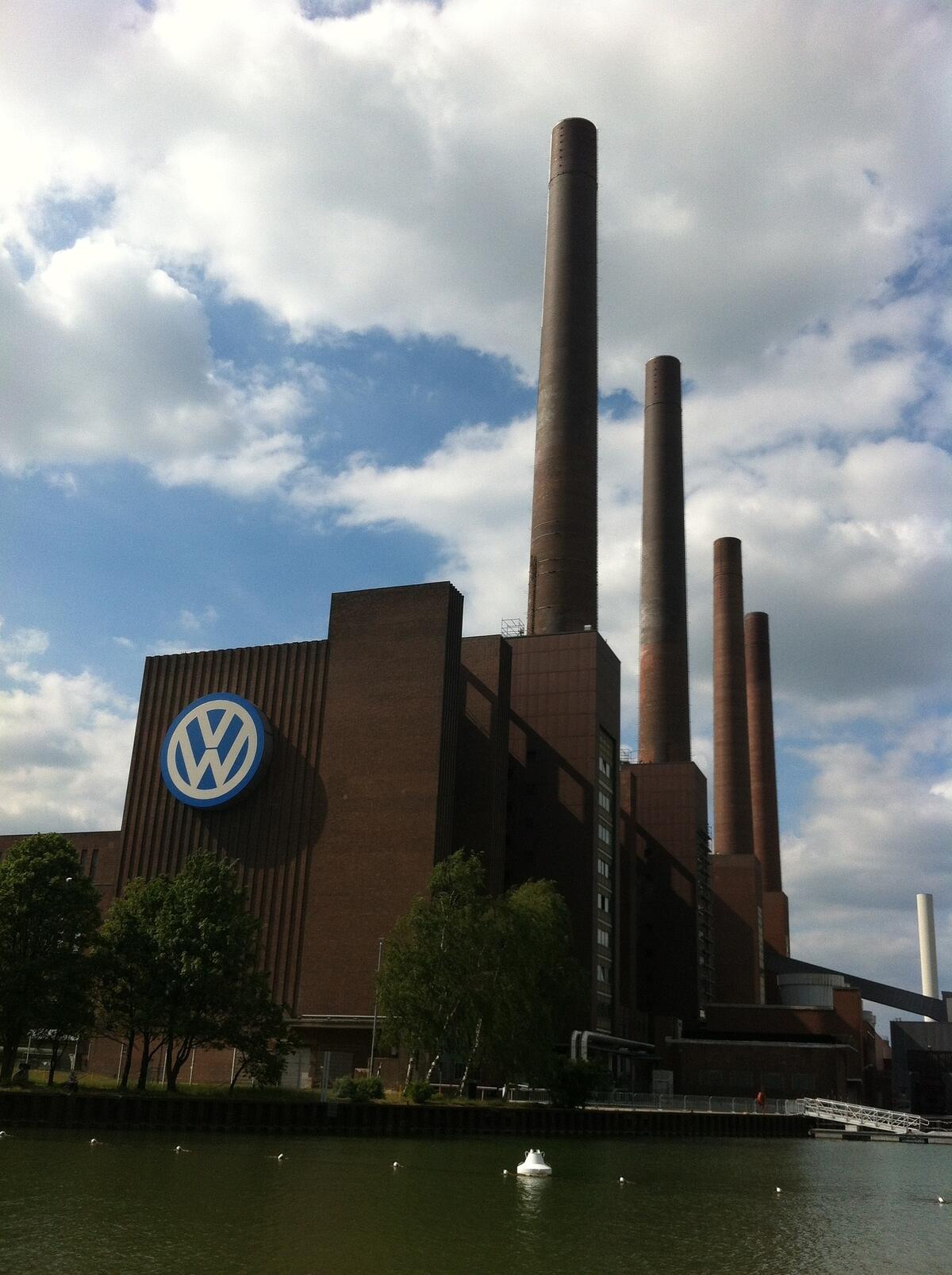 Gebäude VW-Fabrik in Wolfsburg