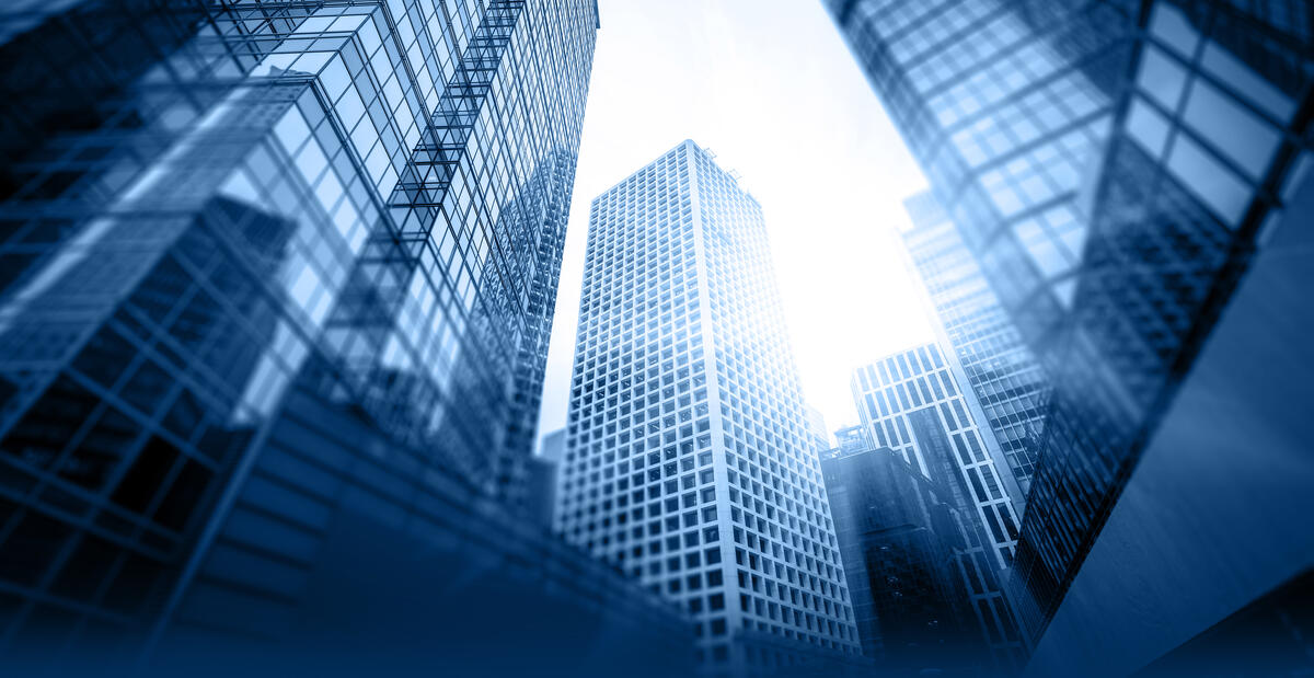 mehrere hohe Bankengebäude